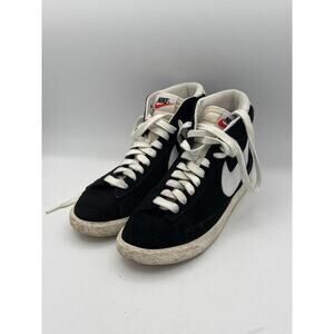 Women’s RARE Nike Blazer Mid Suede Sneakers Size 5Y